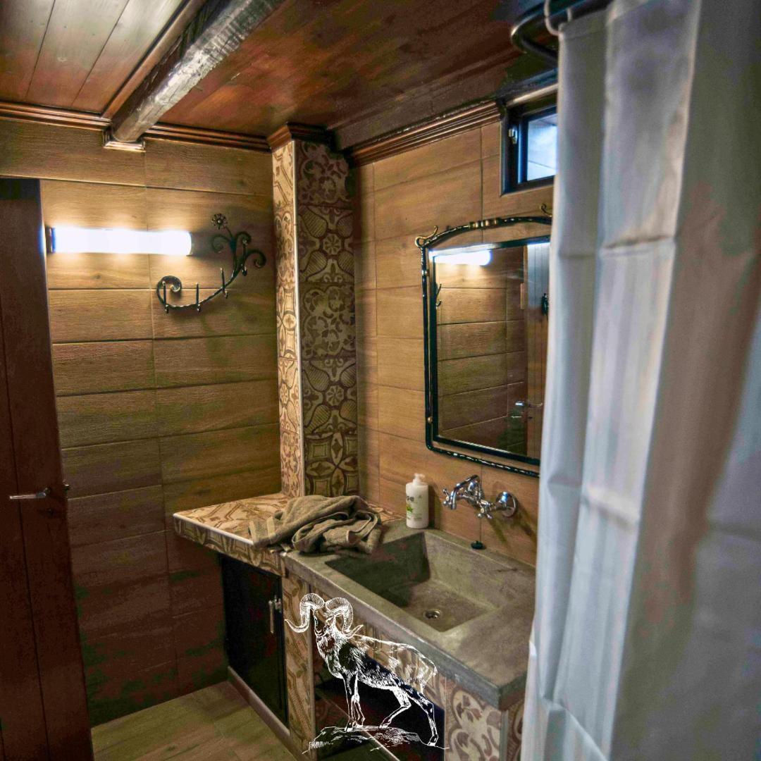 Koumos Stone Apartamento Kavrokhorion